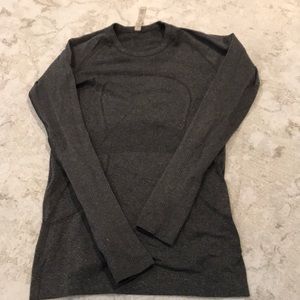 Lululemon workout shirt